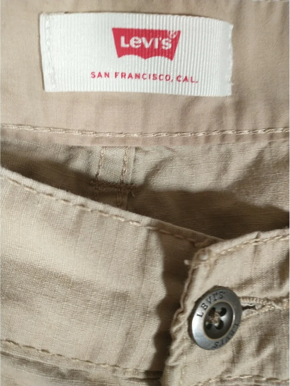 Levi Cargo Shorts Women's  W29